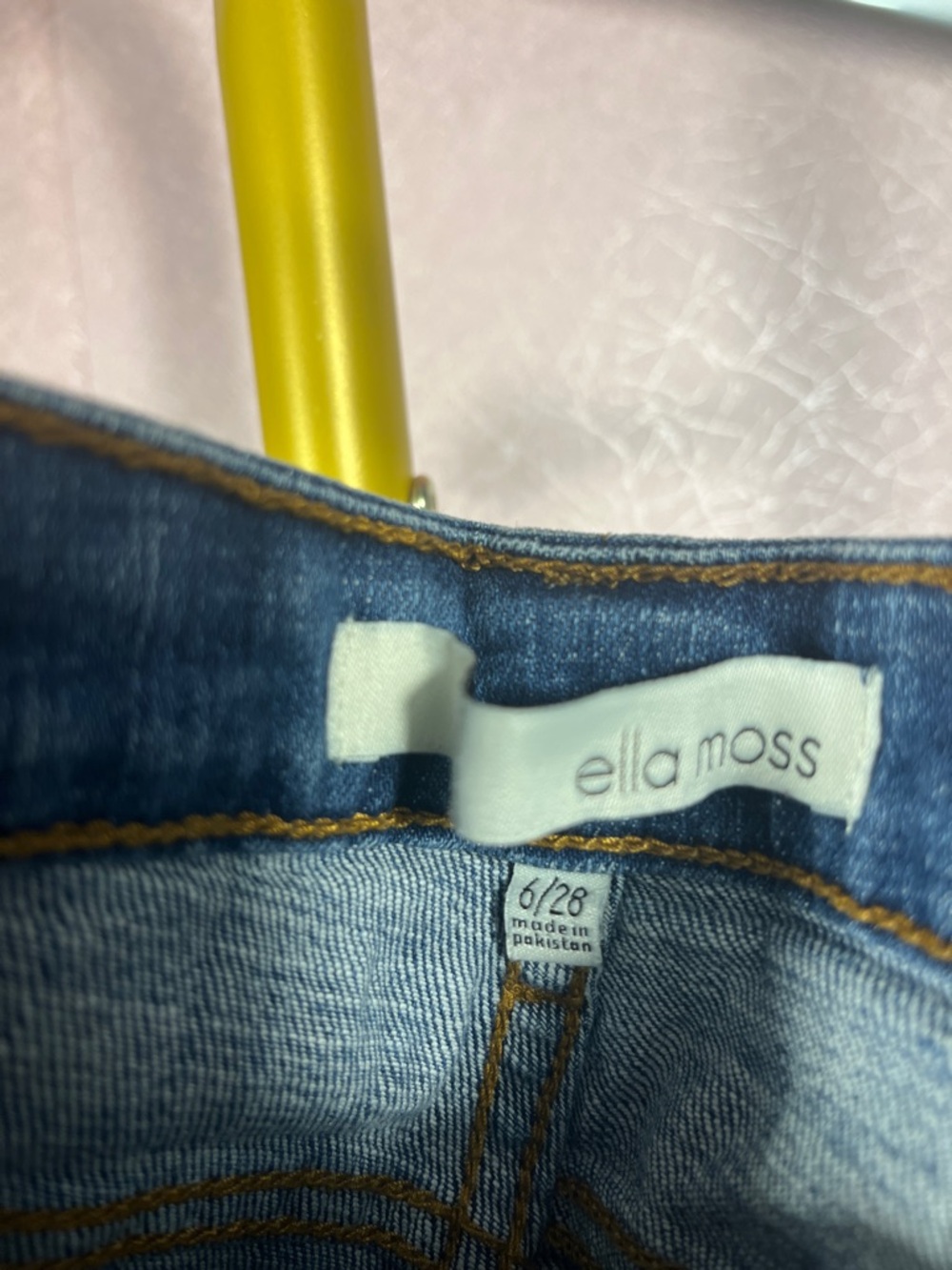 Ella Moss Men's Straight Jeans in Medium Blue Wash - Picture 3 of 5